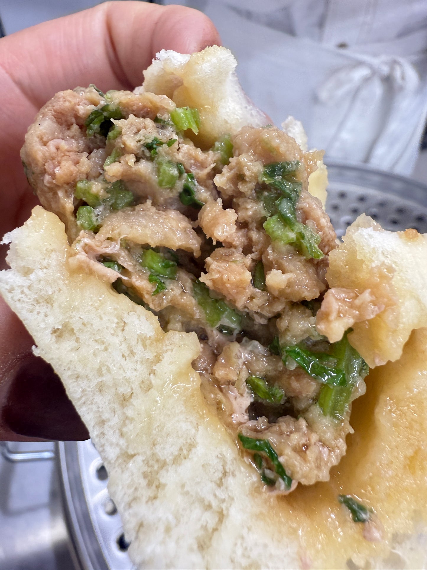 セロリ入り肉まん(2個)